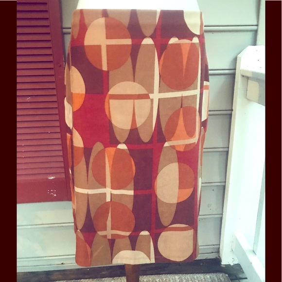 Forever 21 Dresses & Skirts - Forever 21 Geo Skirt L FREE SHIP
